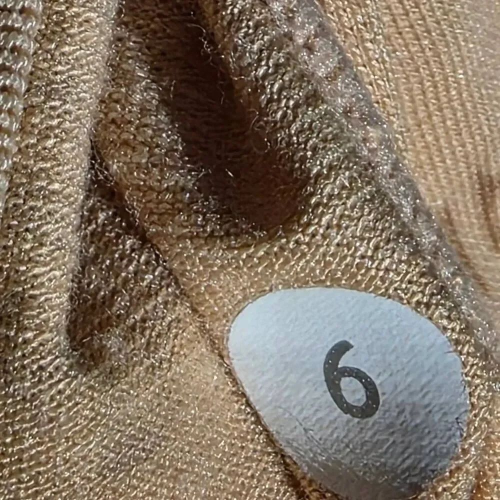 Lululemon Size 6 White Stripe Sports Bra - Picture 3 of 3